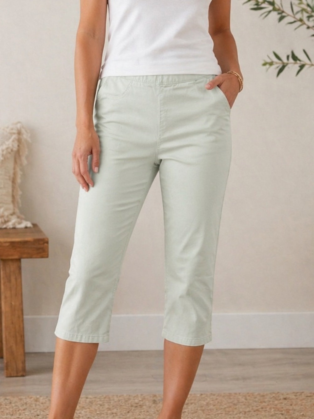 Banana Republic Mint Green Capri Pants Size 8 Petite Stretch Cotton Cropped